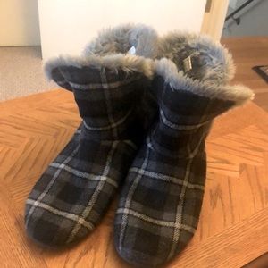 Vionic Kari slippers